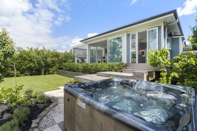 Photo of property in 11 Ewen Alison Avenue, Devonport, Auckland, 0624