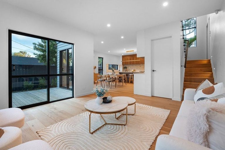 Photo of property in 41d Sunnynook Road, Forrest Hill, Auckland, 0620