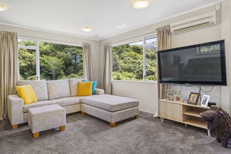 Photo of property in 63 The Drive, Tawa, Wellington, 5028