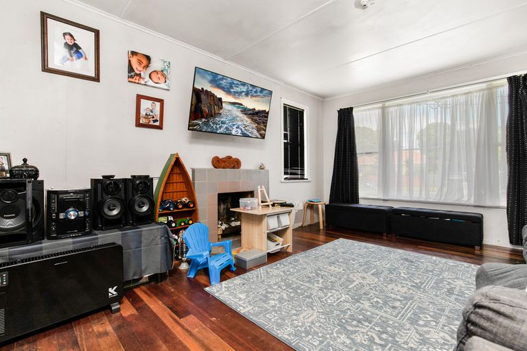 Photo of property in 38 Kohinoor Avenue, Mangere, Auckland, 2022