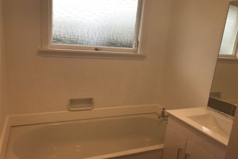 Photo of property in 1/40a Brookside Terrace, Bryndwr, Christchurch, 8053