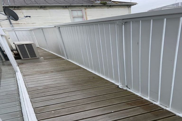 Photo of property in 144 Tasman Street, Mount Cook, Wellington, 6021