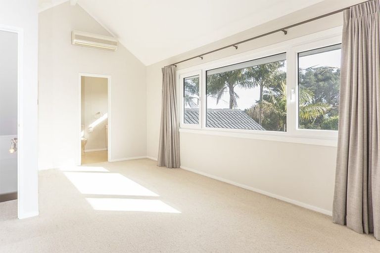 Photo of property in 2/6 Venus Place, Half Moon Bay, Auckland, 2012