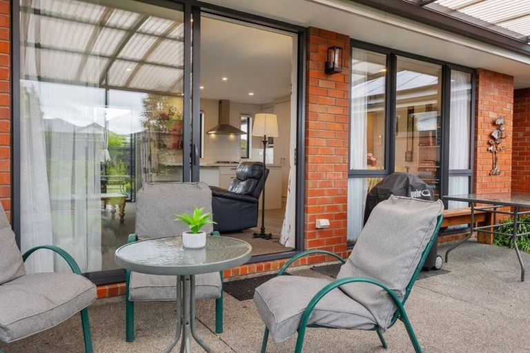 Photo of property in 16 Chestnut Place, Rangiora, 7400