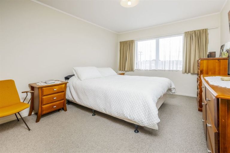 Photo of property in 2/1 West Street, Papakura, 2110