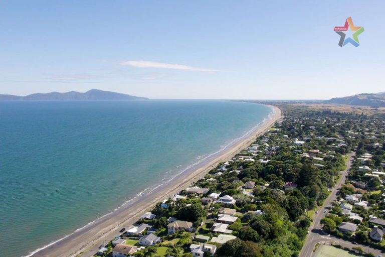 Photo of property in 15 Beach Road, Paekakariki, 5034