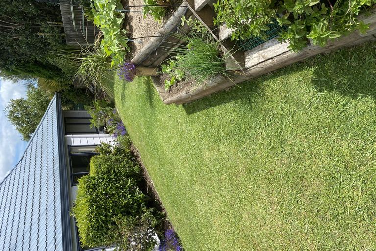 Photo of property in 35 Yorke Road, Haruru, 0204