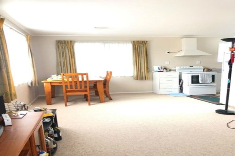 Photo of property in 1/6 Penion Drive, Flat Bush, Auckland, 2023