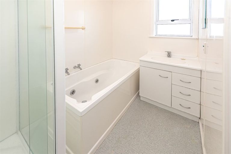 Photo of property in 33 Hood Street, Castlecliff, Whanganui, 4501