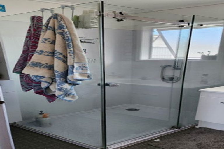 Photo of property in 31 Stott Avenue, Birkdale, Auckland, 0626