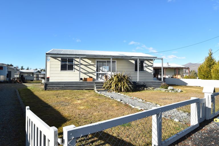 Photo of property in 18 Hunter Crescent, Twizel, 7901