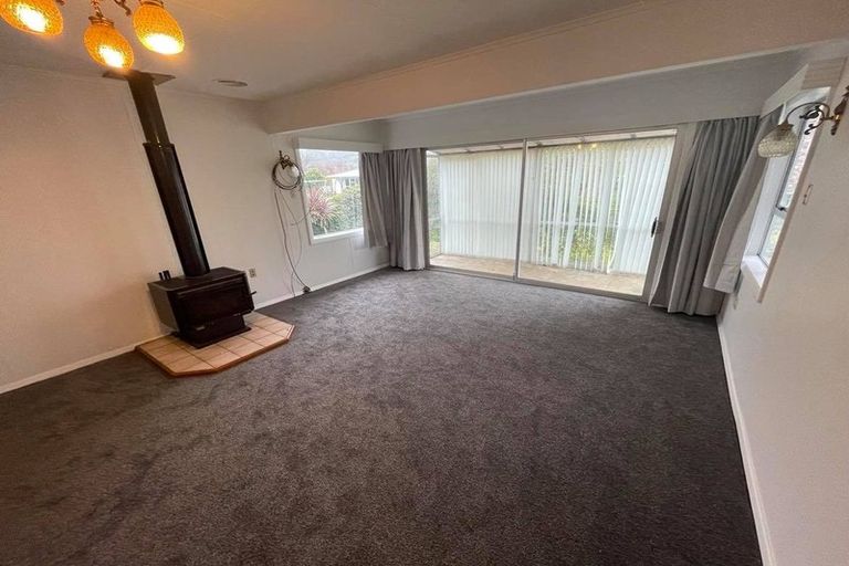 Photo of property in 25 Wood Street, Wainuiomata, Lower Hutt, 5014