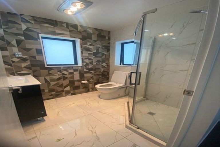 Photo of property in 1 Kendall Court, Wattle Downs, Auckland, 2103