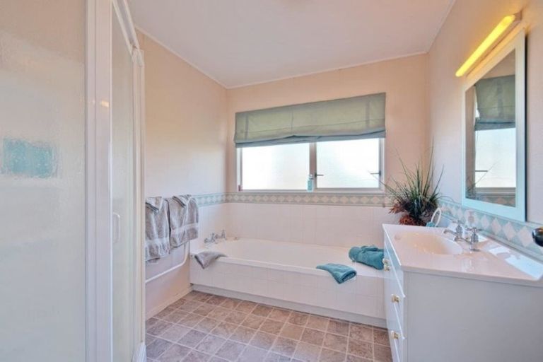 Photo of property in 3 Henry Hill Street, Marewa, Napier, 4110