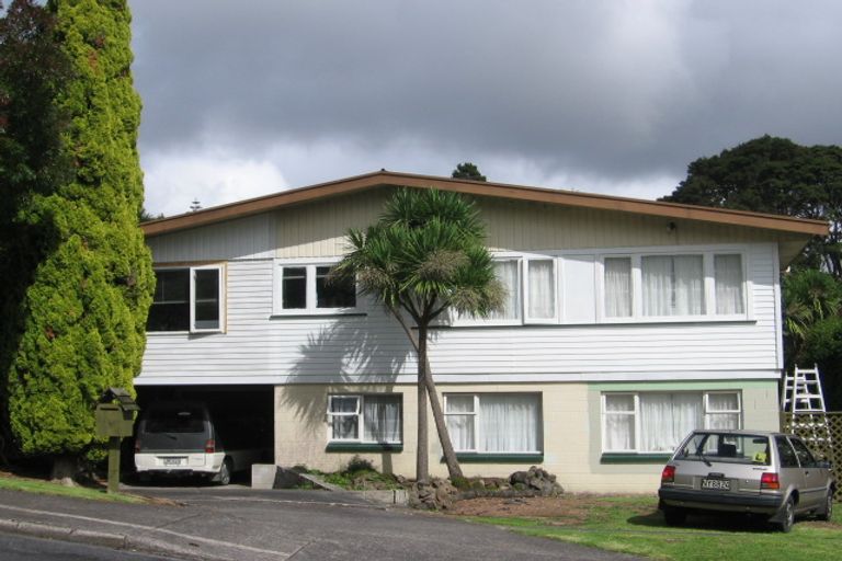 Photo of property in 19 Takapu Street, Henderson, Auckland, 0612