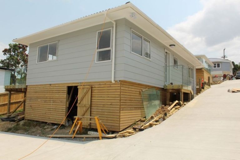 Photo of property in 10 Norman Road, Titirangi, Auckland, 0604