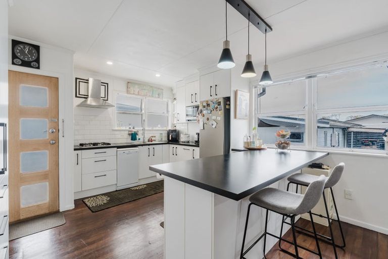 Photo of property in 4 Bremridge Place, Melville, Hamilton, 3206