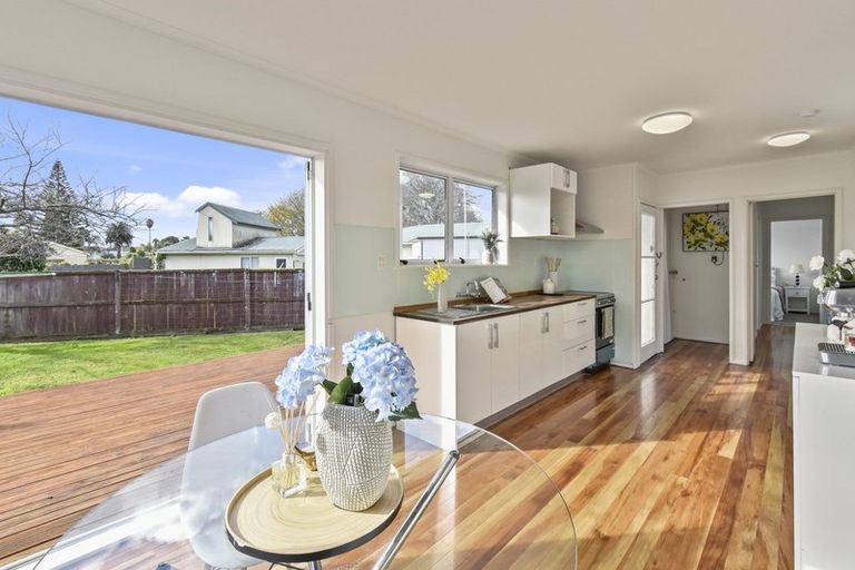 Photo of property in 18 Marybeth Place, Rosehill, Papakura, 2113