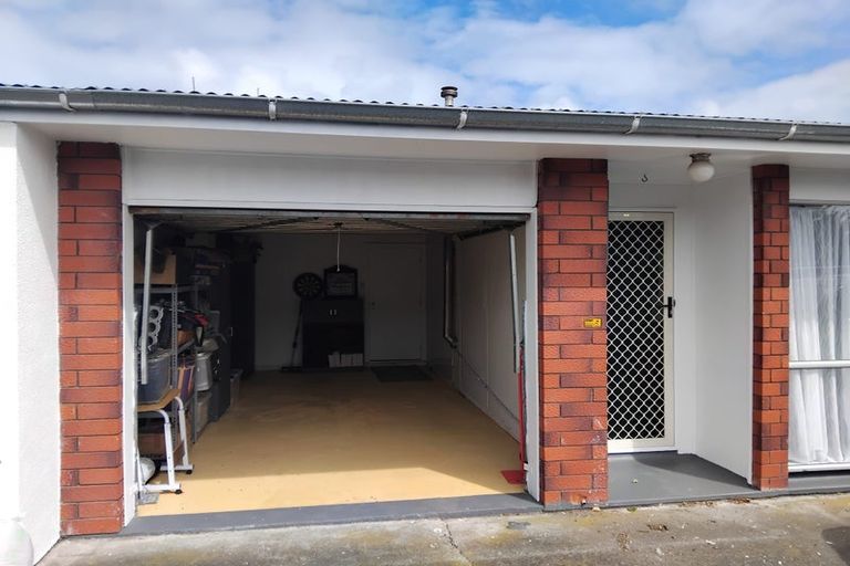 Photo of property in 70a Featherston Street, Takaro, Palmerston North, 4412