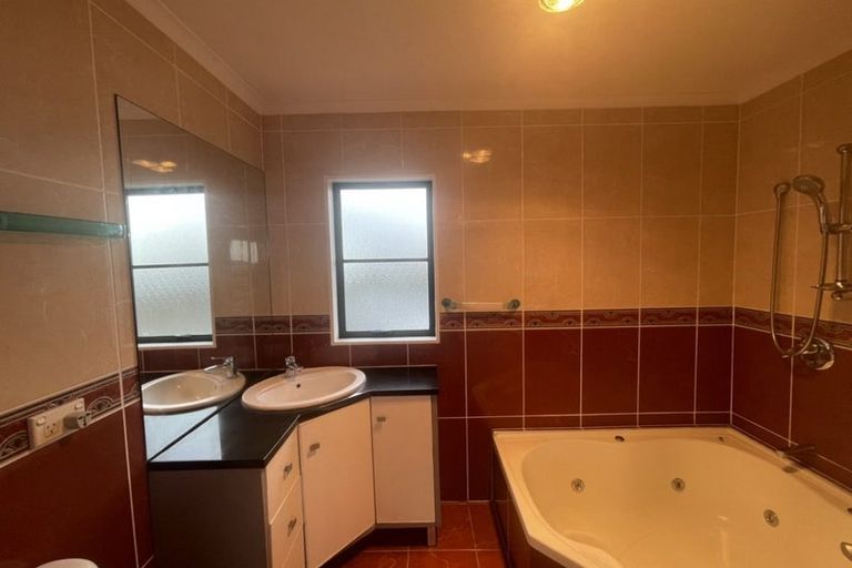 Photo of property in 459 Old Te Atatu Road, Te Atatu Peninsula, Auckland, 0610