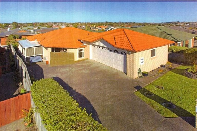 Photo of property in 23 Chesterfield Way, Orewa, 0931