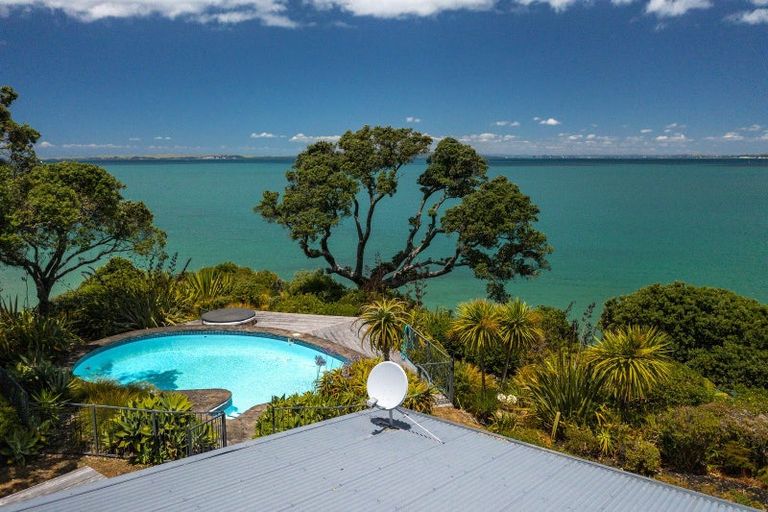 Photo of property in 62 Sharon Road, Waiake, Auckland, 0630