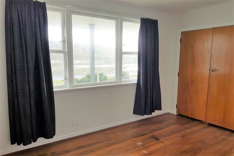 Photo of property in 28 Papakowhai Road, Papakowhai, Porirua, 5024