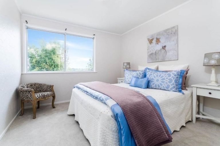 Photo of property in 31 Weatherly Road, Torbay, Auckland, 0630