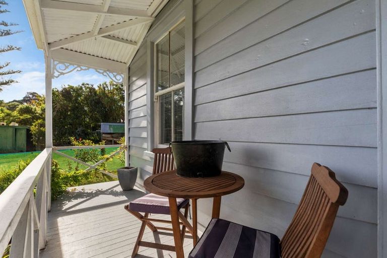 Photo of property in 11 Green Lane, Helensville, 0800