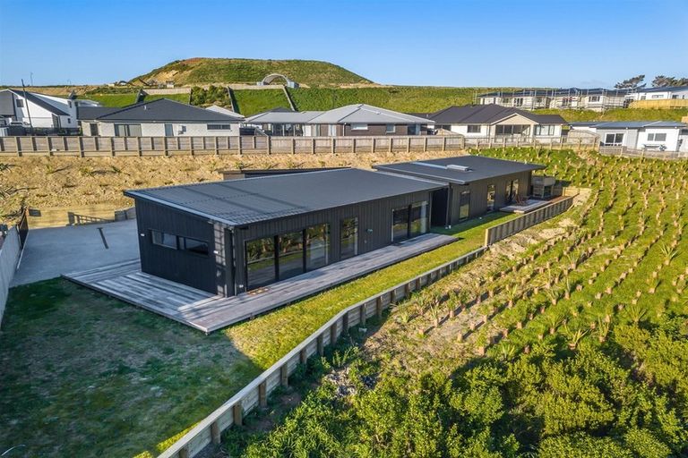 Photo of property in 20 Omaka Place, Aotea, Porirua, 5024