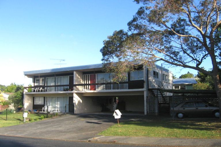 Photo of property in 2/5 Mountbatten Avenue, Hillcrest, Auckland, 0627