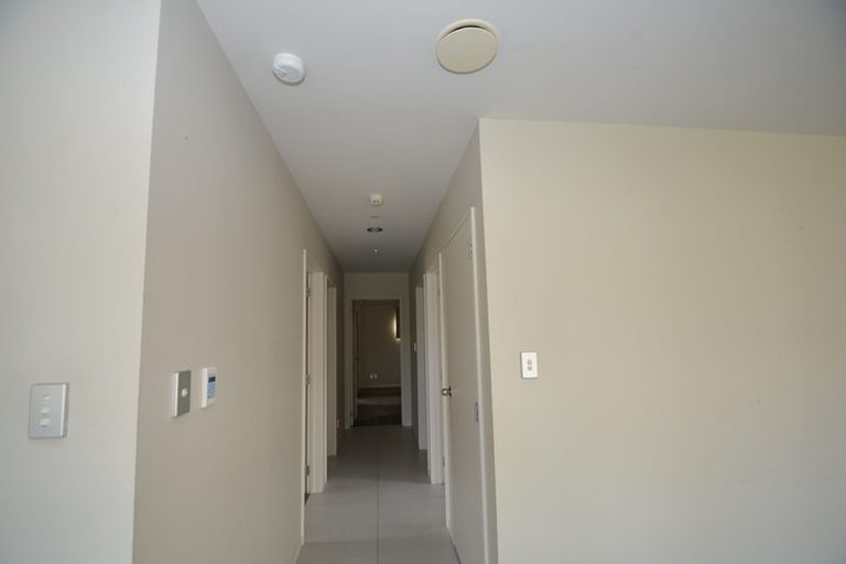 Photo of property in 5a Graham Avenue, Te Atatu Peninsula, Auckland, 0610