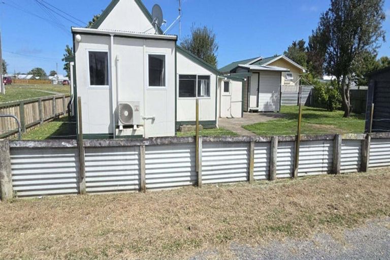 Photo of property in 45 Avenue Road, Foxton, 4814