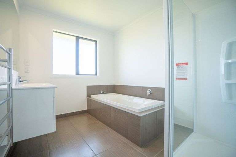 Photo of property in 33 Silicon Way, Fitzherbert, Palmerston North, 4410