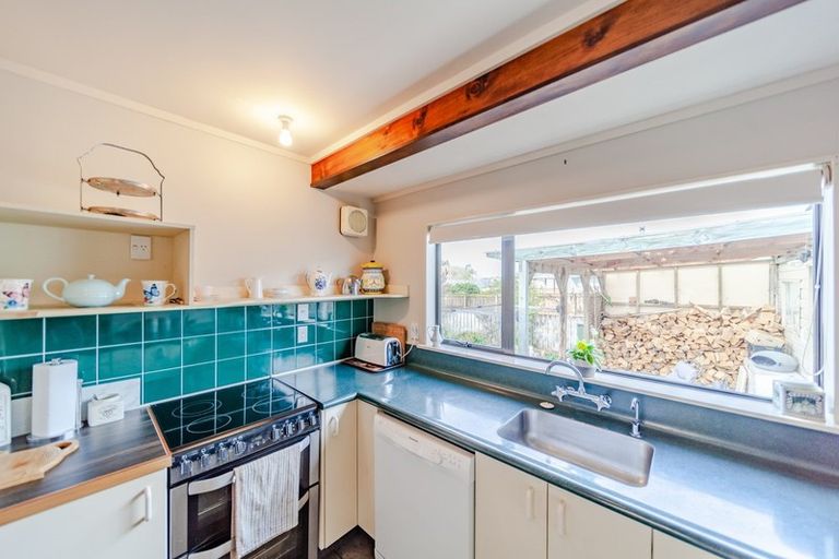 Photo of property in 11 Abbot Avenue, Waipawa, 4210