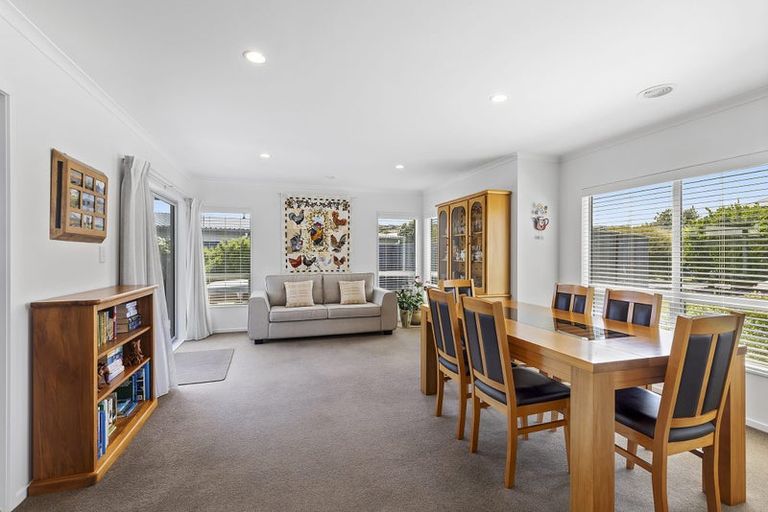 Photo of property in 30 Sumner Terrace, Aotea, Porirua, 5024