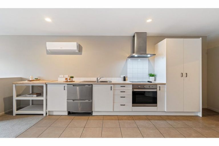 Photo of property in 1/75 Thackeray Place, Waltham, Christchurch, 8023