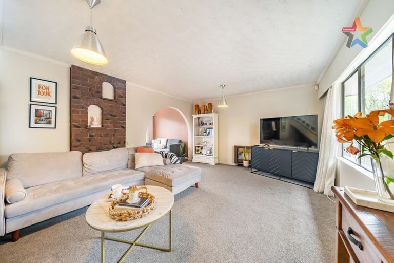 Photo of property in 2/45 Whites Line West, Woburn, Lower Hutt, 5010