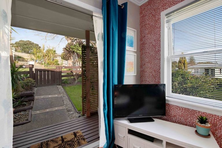 Photo of property in 27a Makiri Street, Helensville, 0800