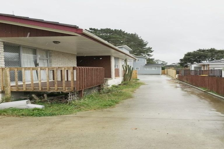 Photo of property in 302 Royal Road, Massey, Auckland, 0614