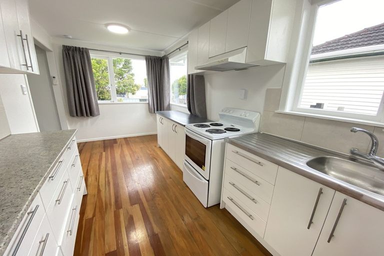 Photo of property in 150 Hepburn Road, Glendene, Auckland, 0602