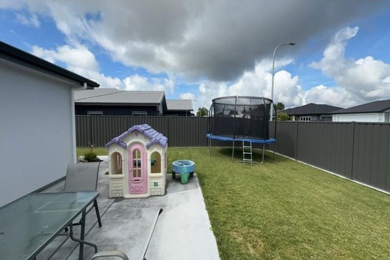 Photo of property in 4 George Yee Place, Taradale, Napier, 4112