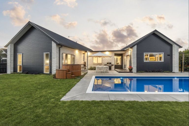 Photo of property in 33 Jarrett Terrace, Leamington, Cambridge, 3432