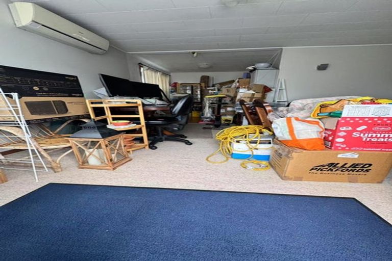 Photo of property in 65 Archmillen Avenue, Pakuranga Heights, Auckland, 2010