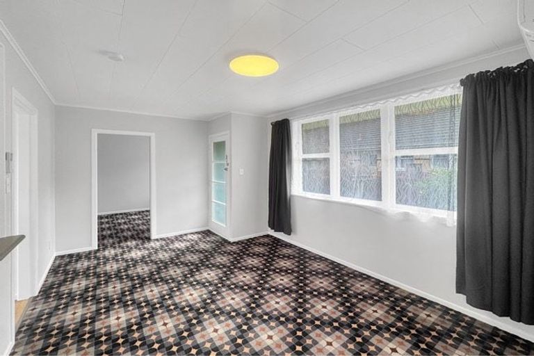 Photo of property in 1-3/18 Bristol Street, Trentham, Upper Hutt, 5018