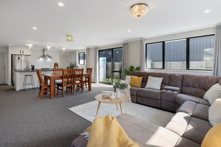 Photo of property in 14 Raynor Crescent, Pyes Pa, Tauranga, 3112