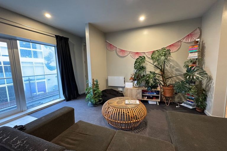 Photo of property in 4/41 Home Street, Mount Victoria, Wellington, 6011