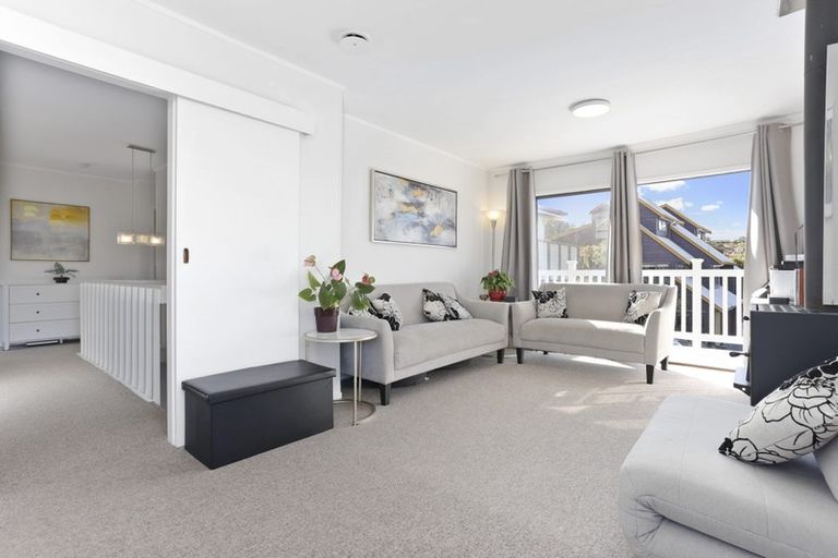 Photo of property in 2/5 Manaia Place, Mairangi Bay, Auckland, 0630