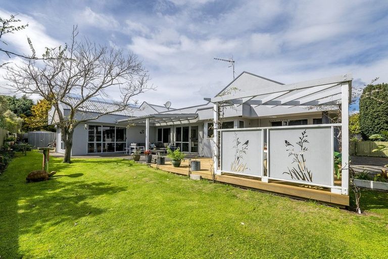 Photo of property in 2 Tainui Street, Raumati Beach, Paraparaumu, 5032
