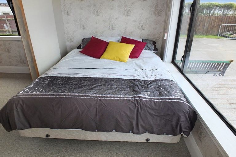 Photo of property in 2 Huia Street, Foxton Beach, Foxton, 4815